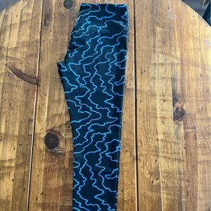 Athleta Elation Train Textured 7/8 Tight Legging